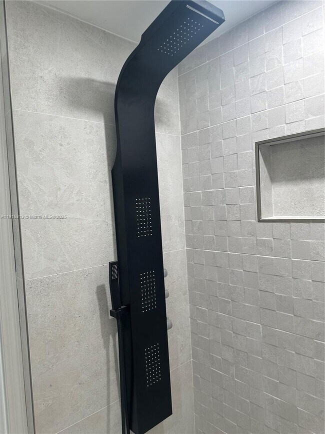 Building Photo - 701 Brickell Key Blvd