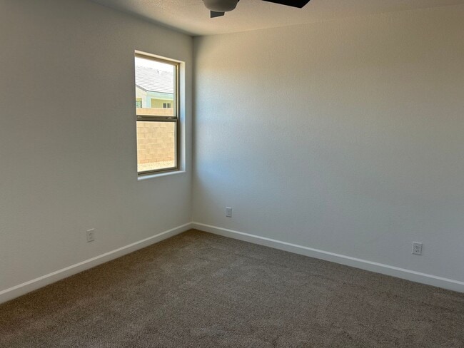 Building Photo - CIELO VERDE/ New Construction!