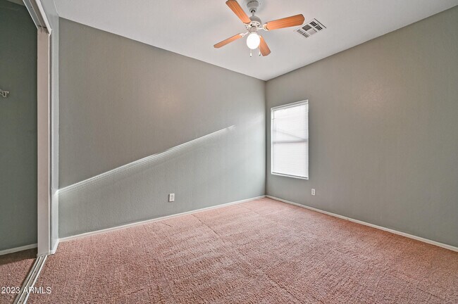 Building Photo - 7409 N Solano Dr