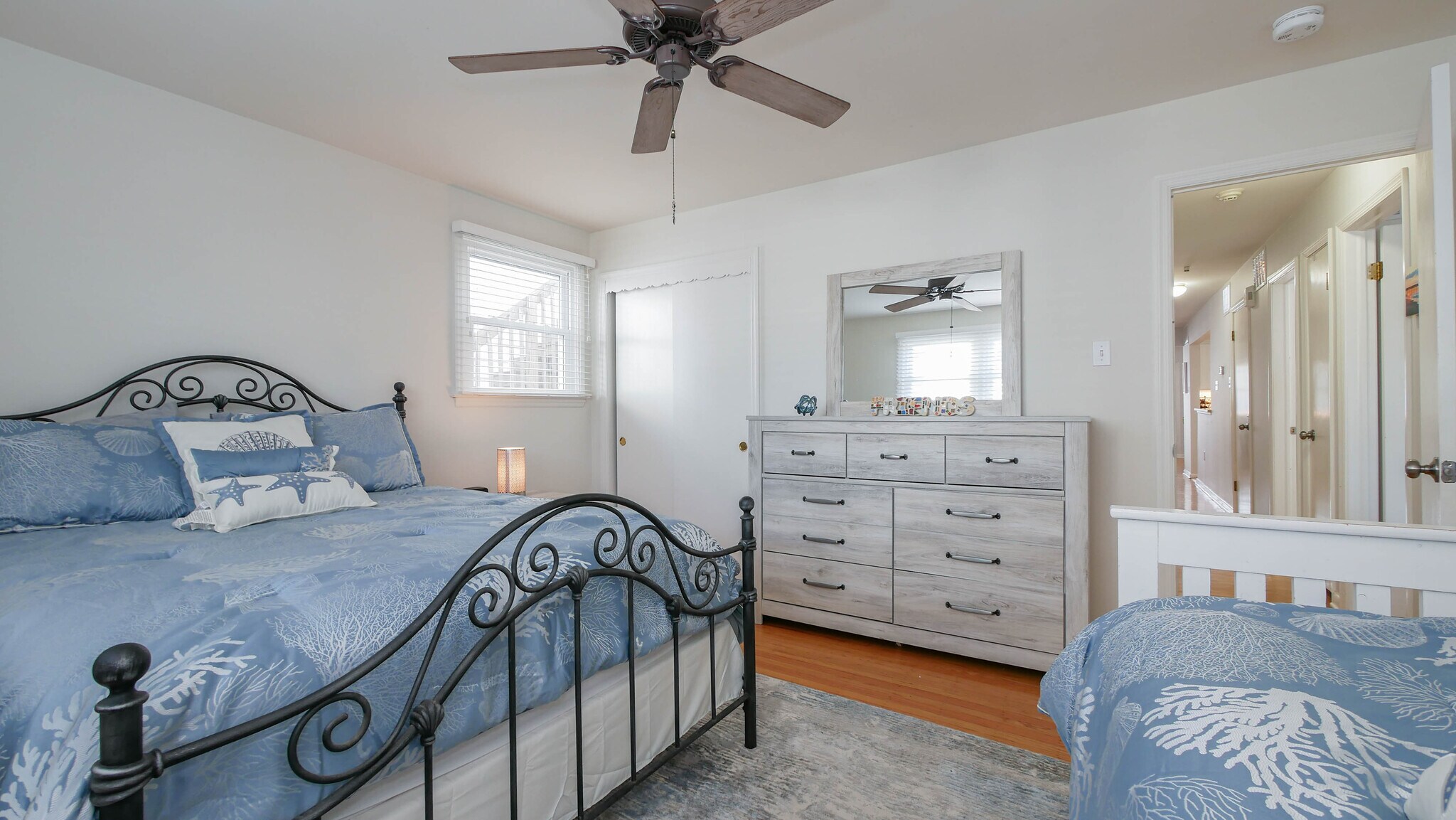 Building Photo - 6903 Ventnor Ave