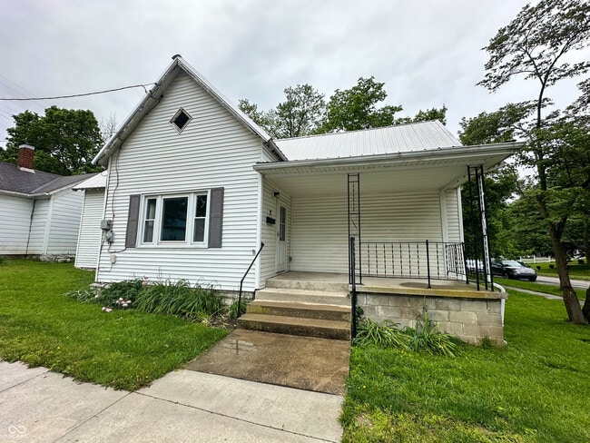Primary Photo - 2 S Madison St