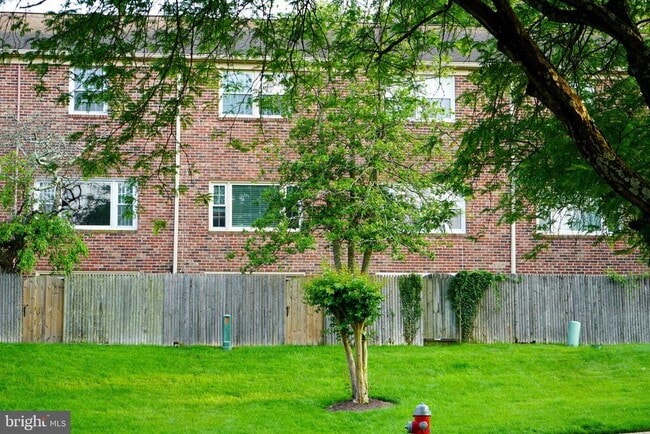 Building Photo - 8414 Penshurst Dr