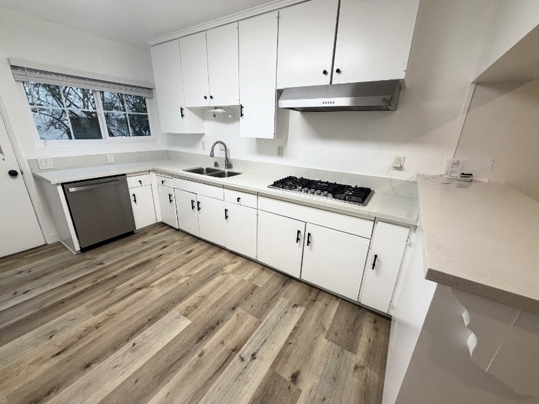 Building Photo - 1452 Berkeley St