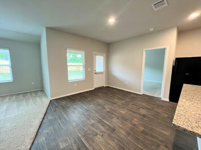 Building Photo - 6009 Brocade Dr
