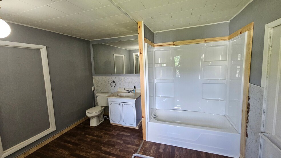 Building Photo - 23 Madison St