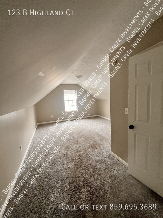 Building Photo - 123 B Highland Ct
