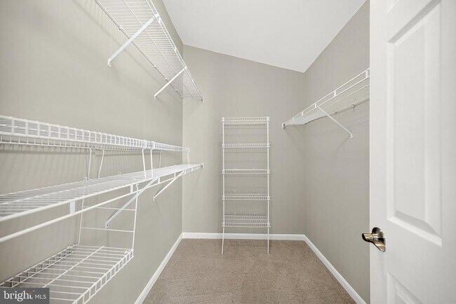 Building Photo - 8381 Millwood Dr