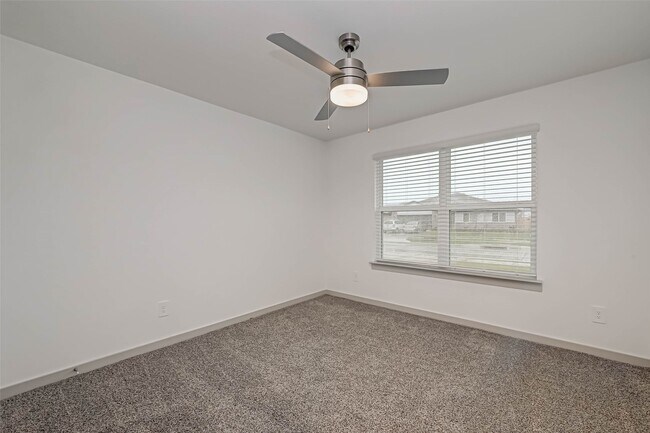 Building Photo - 3418 Lake Landing Ln