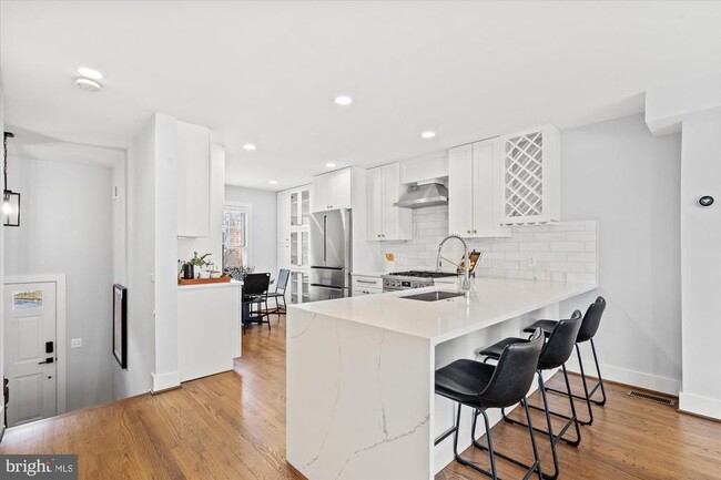 Building Photo - 222 Green St