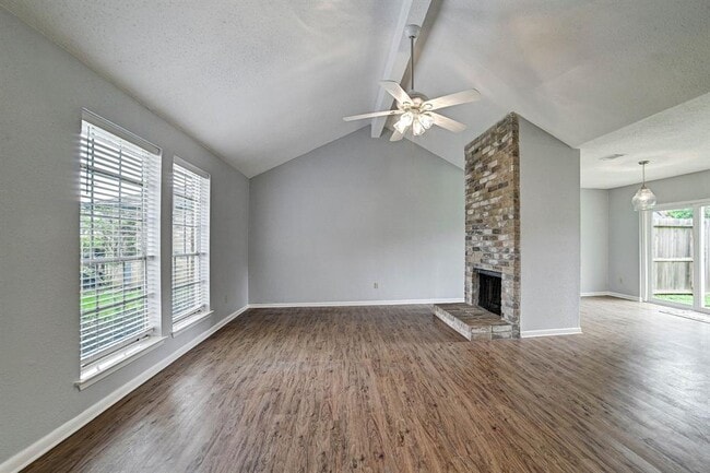 Building Photo - 2615 Lively Ln