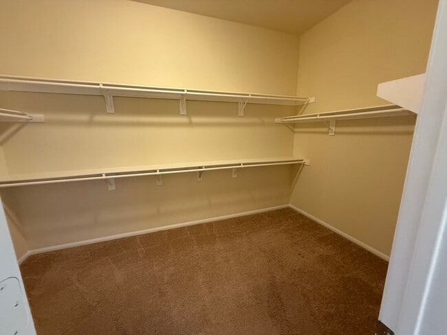 Building Photo - Apple Valley Estates- Gated Community- Beautiful 4 Bedrooms, 3 Bathrooms