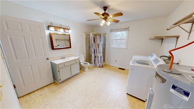 Building Photo - 4020 Welmont Dr