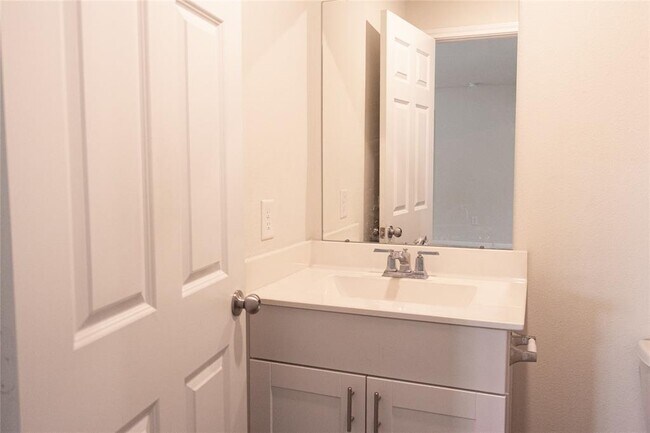 Building Photo - 14511 Sweet Cherry Dr