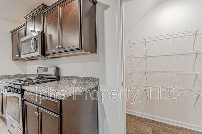 Building Photo - 1210 Murdock Cir