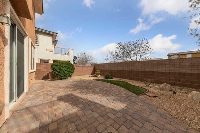 Building Photo - Beautiful Providence 3 Bedroom + Loft Home