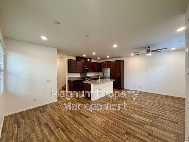 Building Photo - 40372 Calle Real