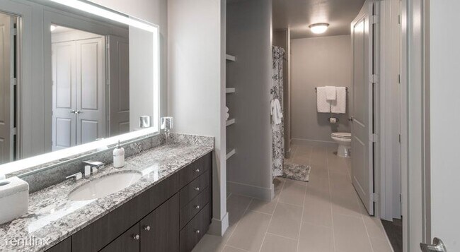 Building Photo - 2850 N Harwood St