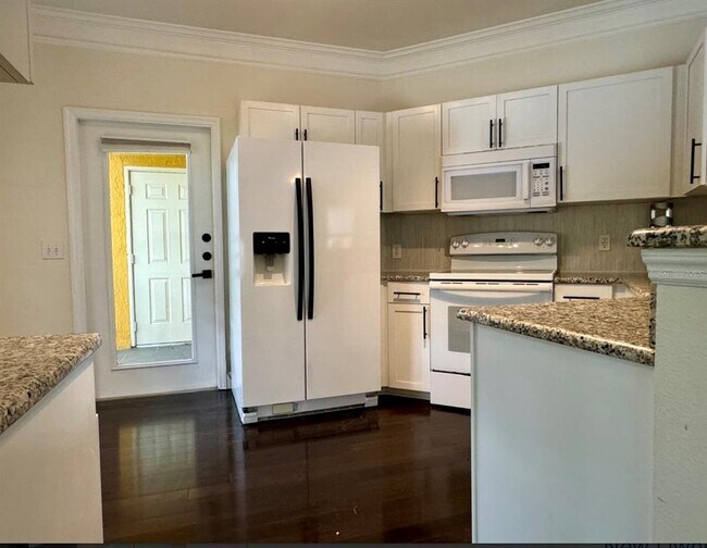 Building Photo - 8843 Villa View Cir