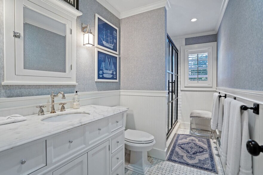 Building Photo - 810 Waterview Dr