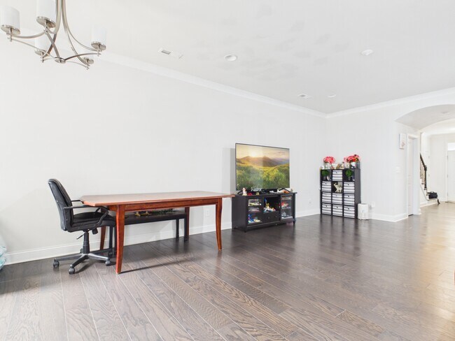 Building Photo - 10163 Meeting House Dr NW