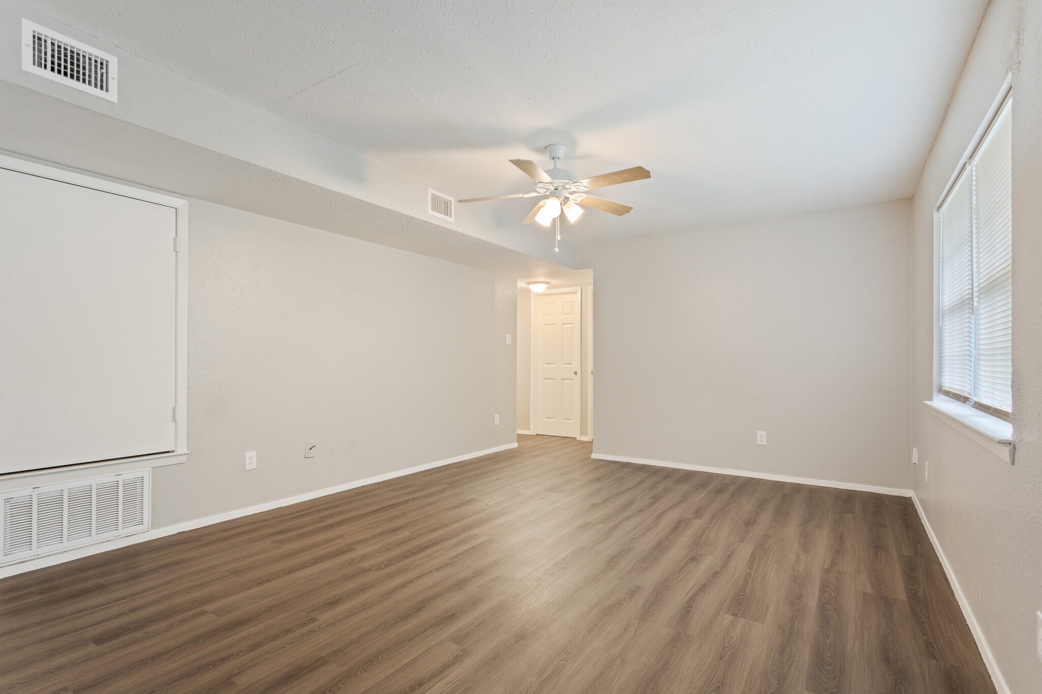 Building Photo - 306 Avenue G