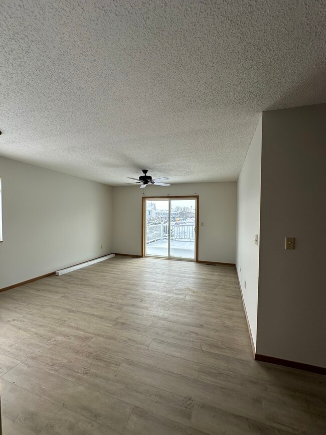 Building Photo - 4405 W Antelope Dr