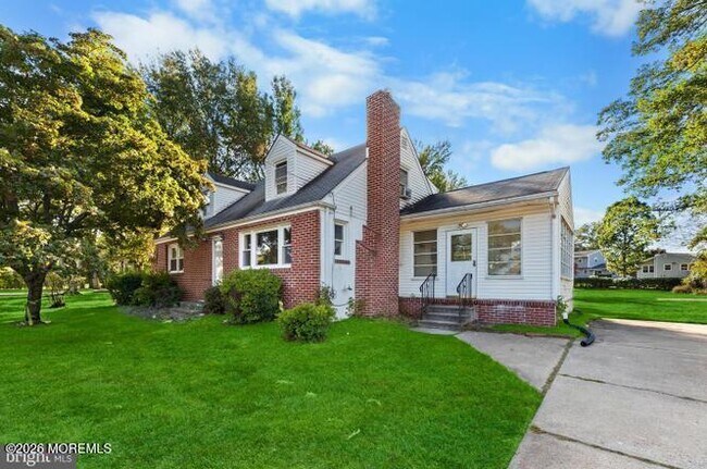 Building Photo - 245 Paxson Ave