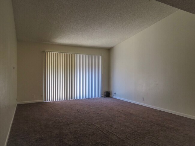 Building Photo - 1021 Swingwood Dr NE