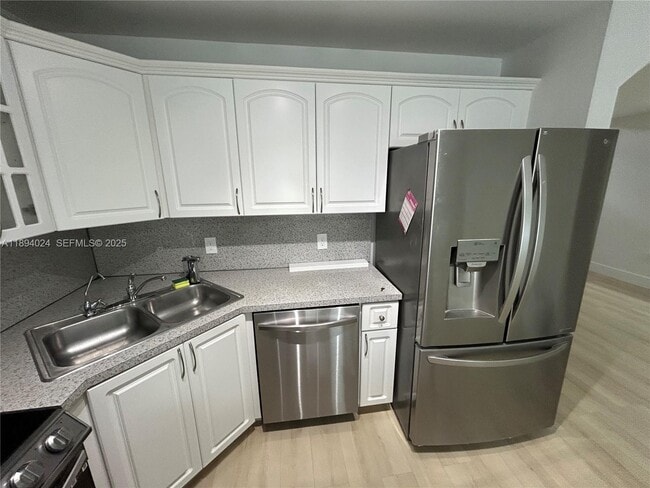 Building Photo - 8725 SW 158th Pl