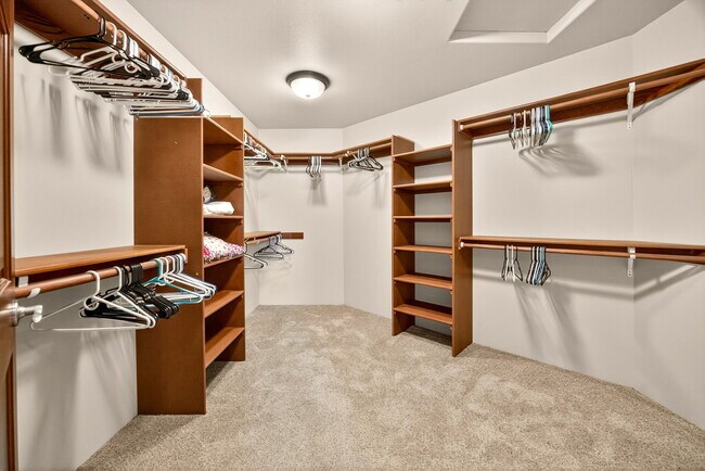 Building Photo - 1719 Lithia Way