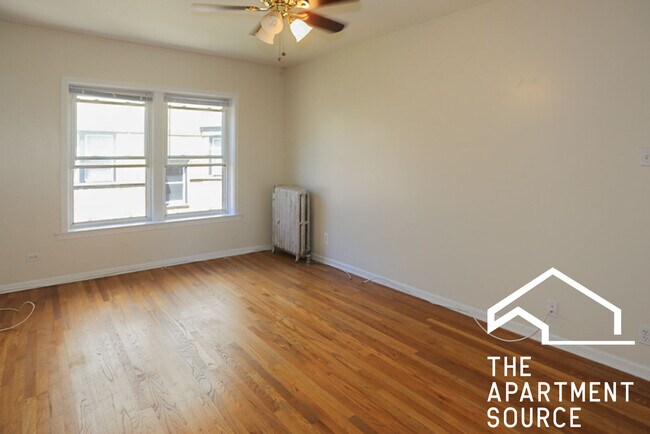 Building Photo - 3914 N Pine Grove Ave