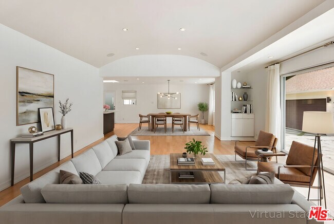 Building Photo - 1617 Roscomare Rd