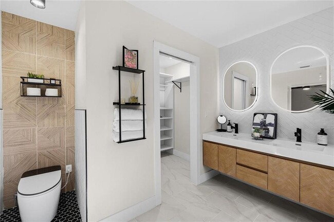 Building Photo - 4412 W Trilby Ave