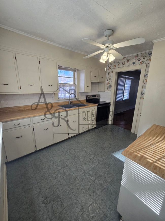 Building Photo - 1801 S Olive St