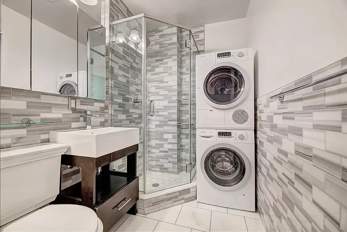 Building Photo - 290 W 12th St