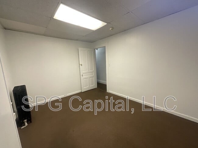 Building Photo - 266 W Jackson St