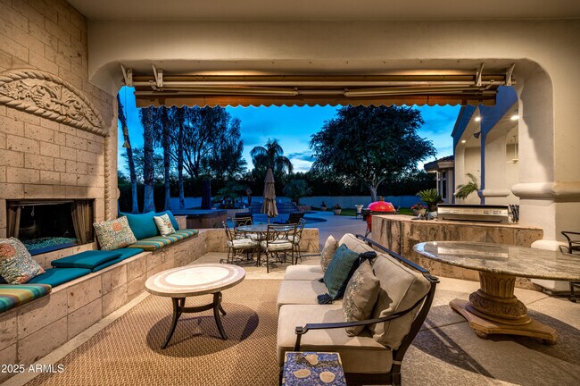Building Photo - 6649 E Berneil Dr