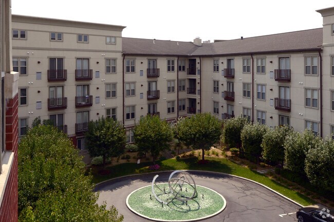 Building Photo - 1000 Providence Pl