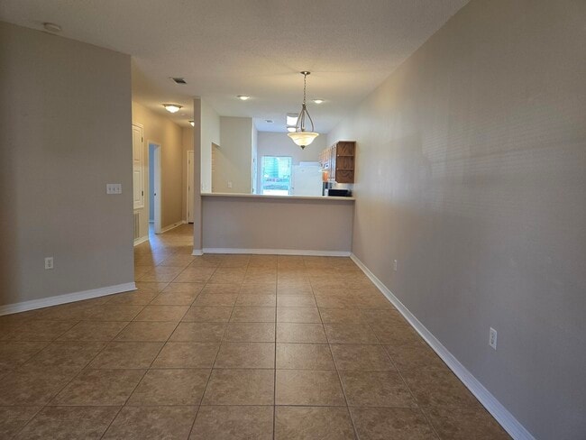 Building Photo - 204 Ann Cir