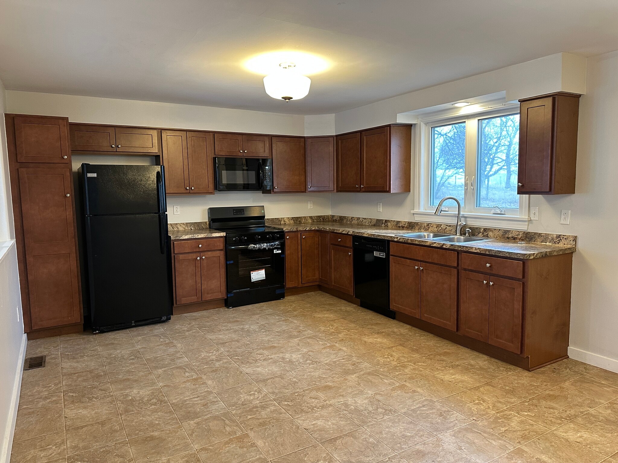 Building Photo - 6699 Barber Hill Rd