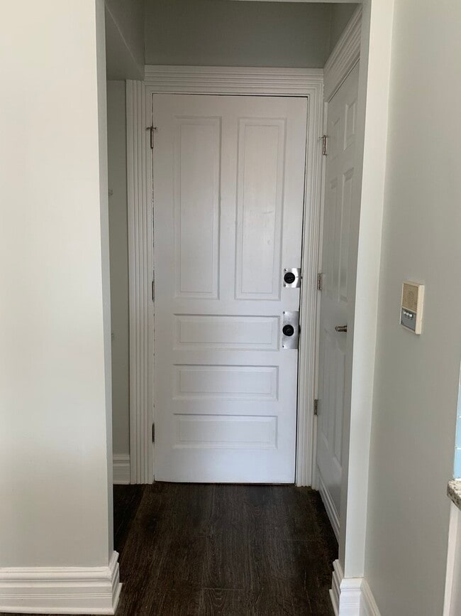 Building Photo - 1653 N Halsted St