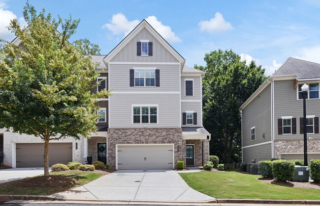 Primary Photo - Stunning & Spacious Downtown Kennesaw Town...