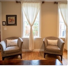 Primary Photo - 403 W Eugenie St