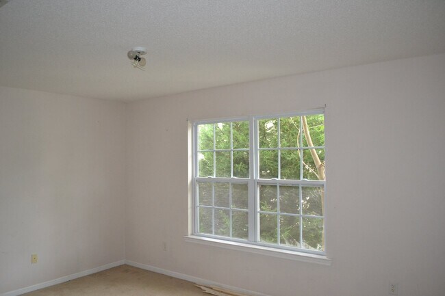 Building Photo - Apartment For Rent