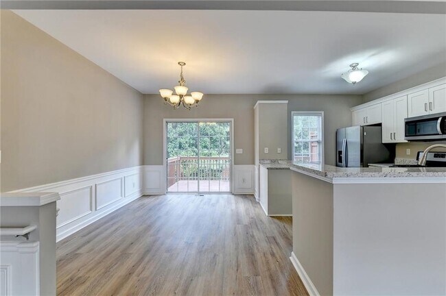 Building Photo - 4005 Edgecomb Dr