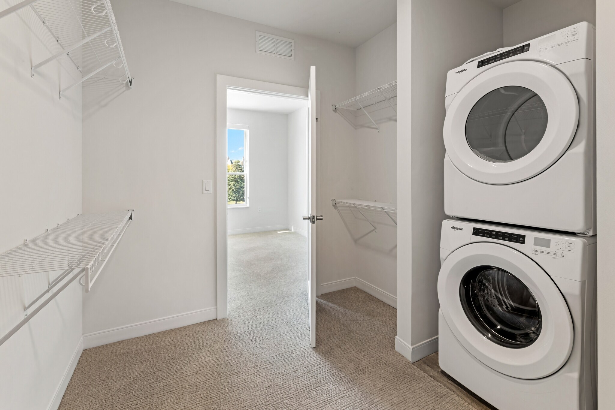 Building Photo - 5945 6th Ave