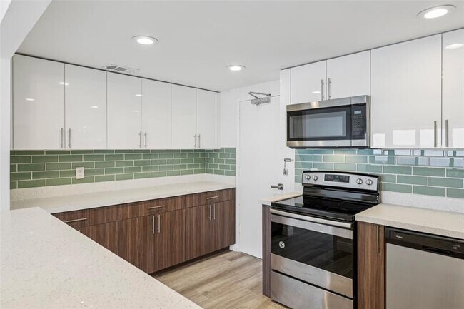 Building Photo - 3700 Galt Ocean Dr