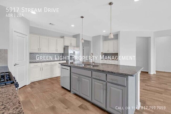 Building Photo - 5917 Stream Dr