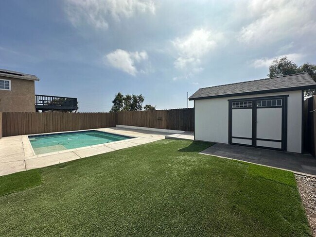 Building Photo - 731-731 Reef Dr