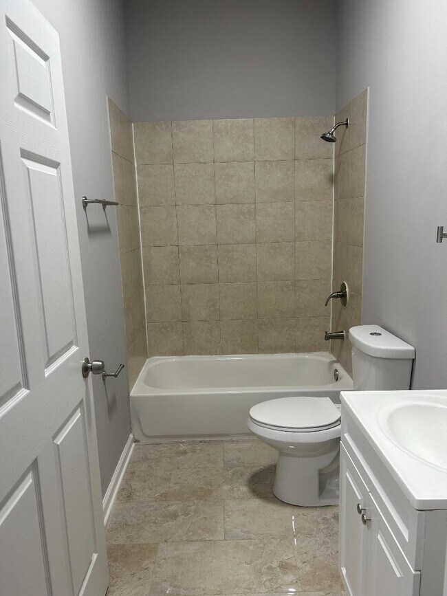 Building Photo - 1428 McCulloh St